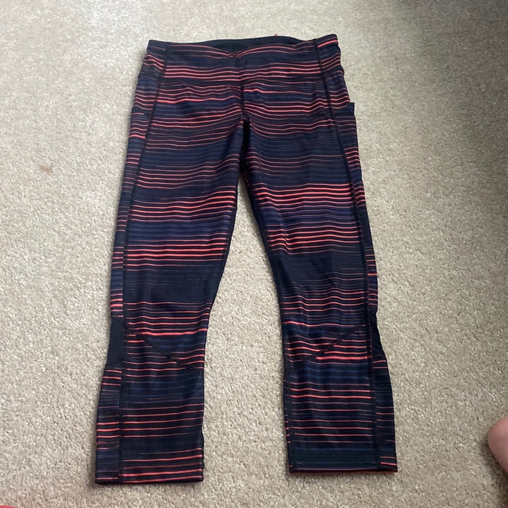 Lululemon Rival Crops - Picture 3 of 7